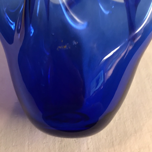 Cobalt Blue Glass Ruffled Handkerchief Vase 4” tall - Picture 4 of 4